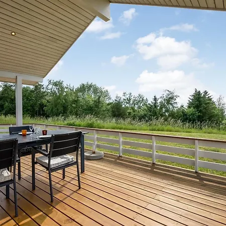 Adelinde - 300m From The Sea By Interhome *